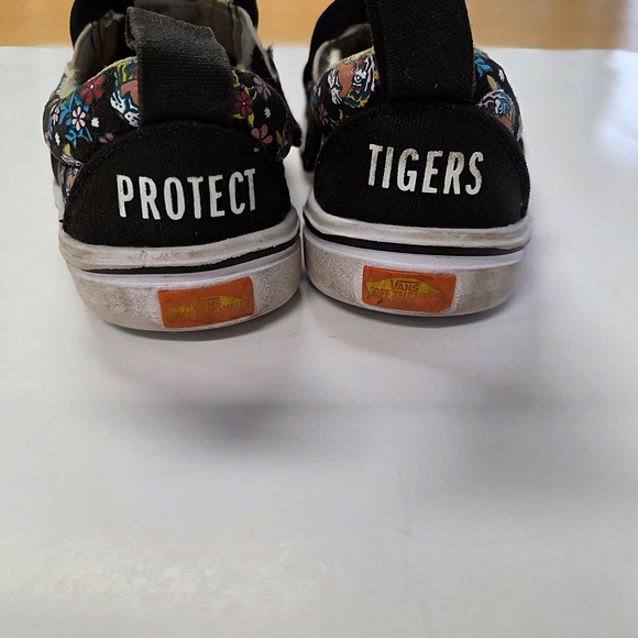 Kids Floral Shoes - Black - Picture 2 of 8